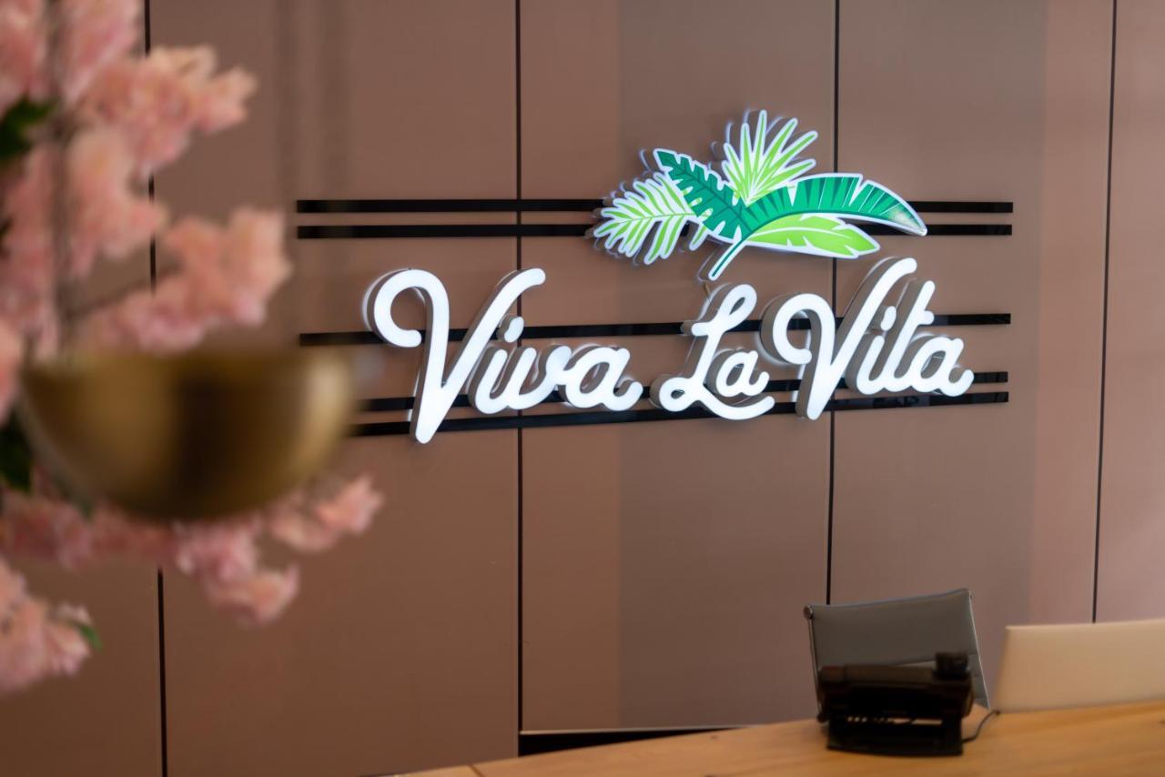Viva La Vita Hotel Измир Екстериор снимка