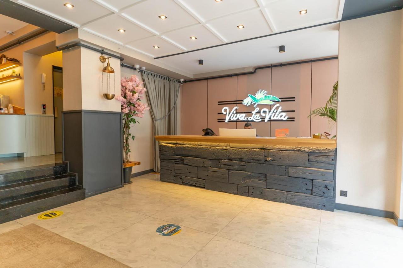 Viva La Vita Hotel Измир Екстериор снимка